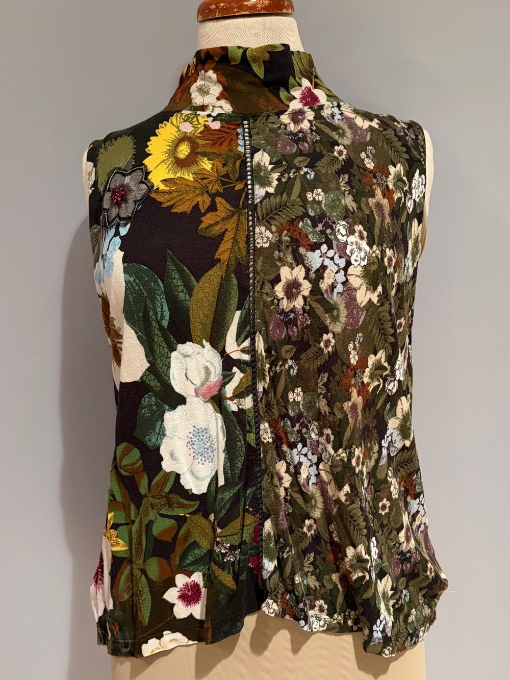 Floral Sleeveless Blouse